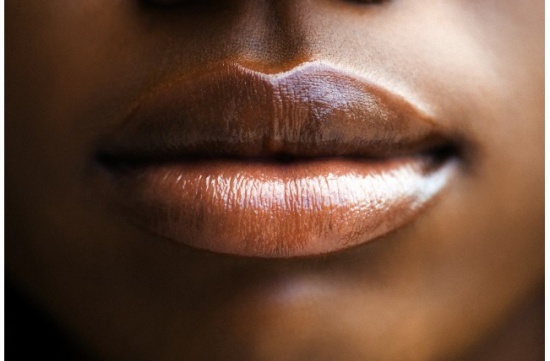 Lire la suite à propos de l’article Gommage des lèvres … Pour des lèvres sensuelles et désirables ;)